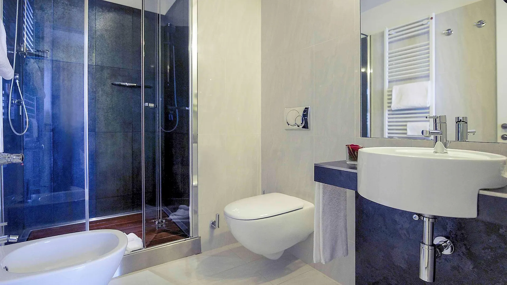 Hotel Mercure Milano Solari 4*, Mailand Italien