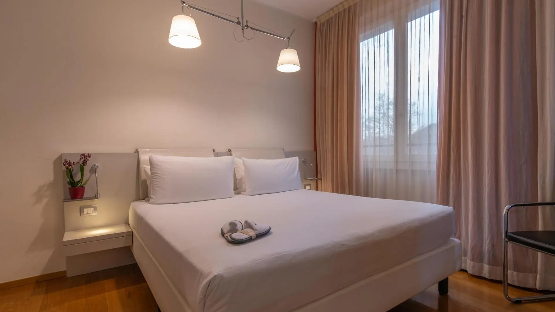 Hotel Mercure Milano Solari 4*, Mailand