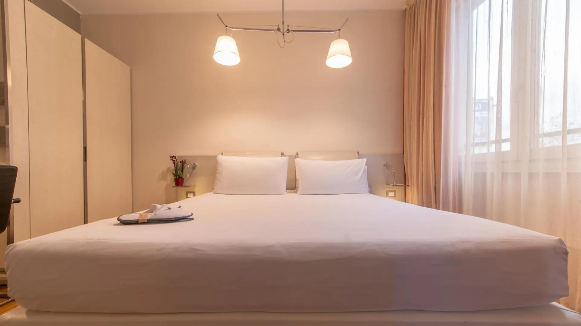 Hotel Mercure Milano Solari 4*, Milan